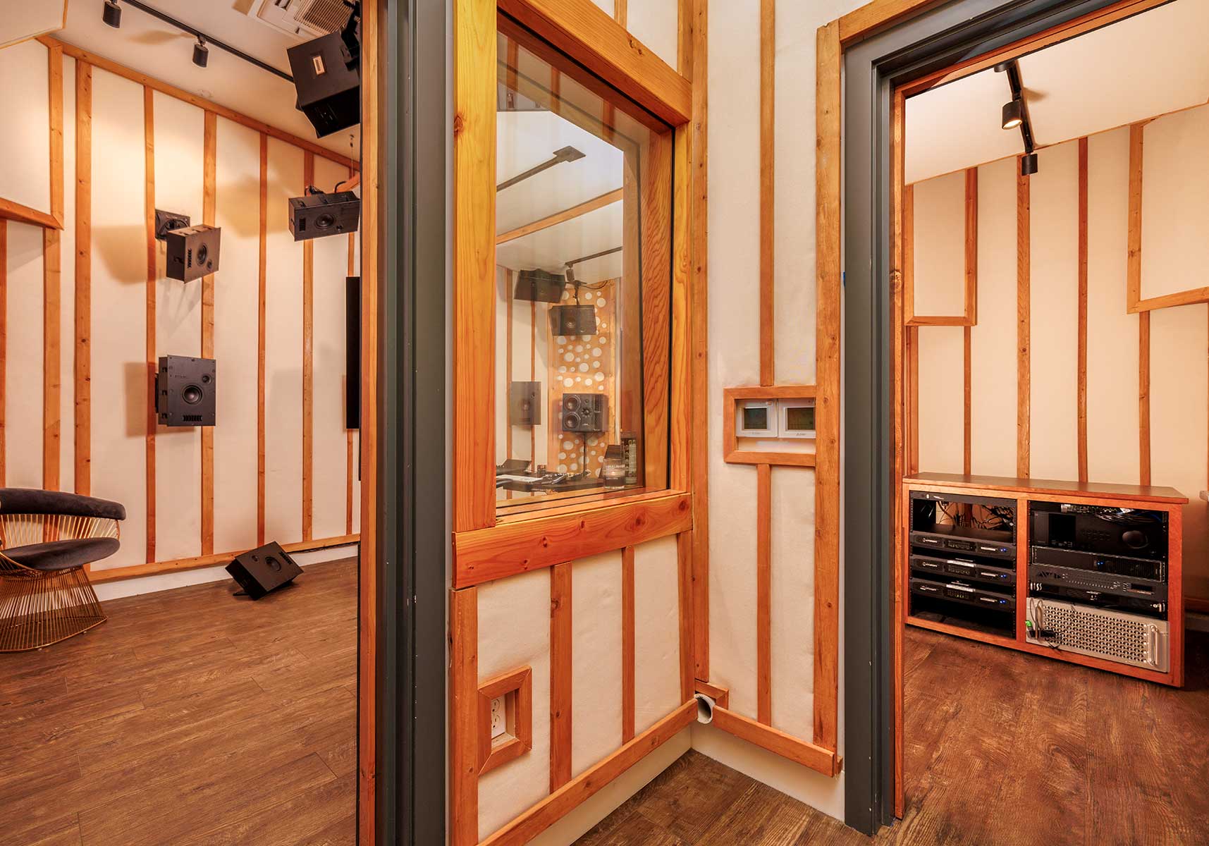 Gold-Diggers Studio 6
