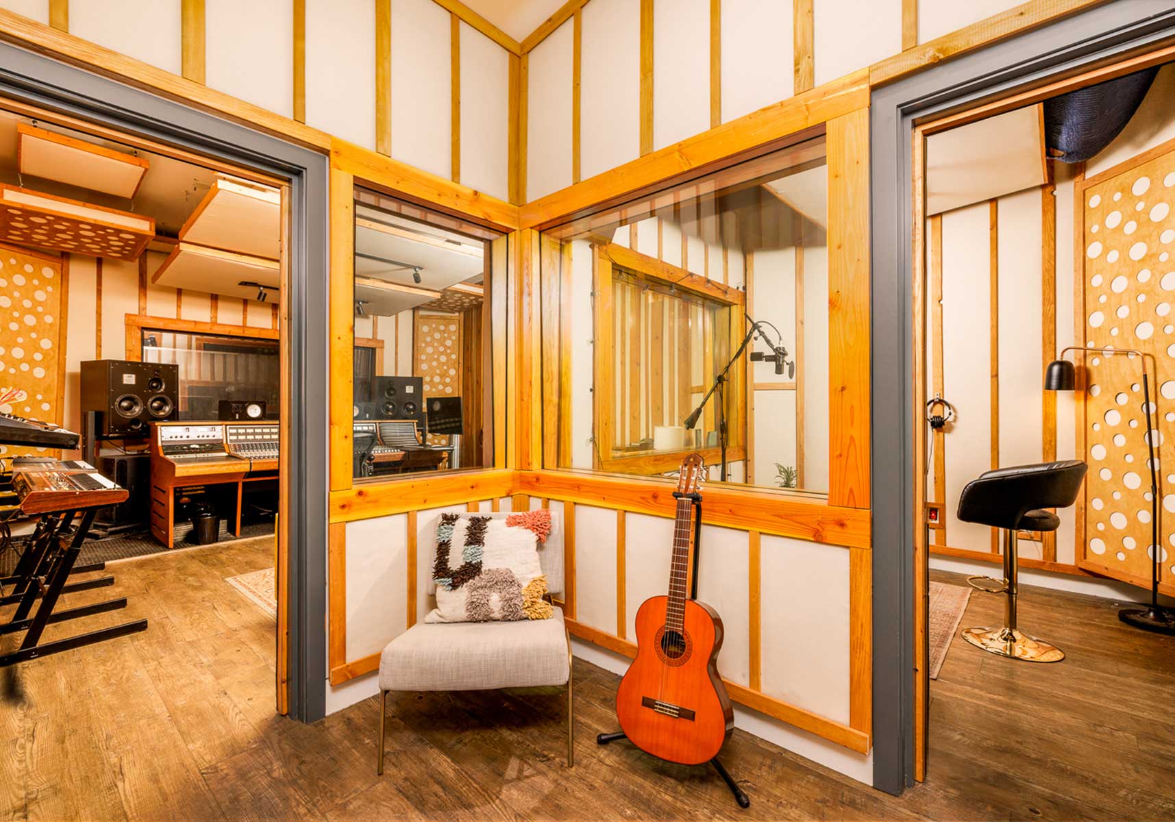 Gold-Diggers Studio 1
