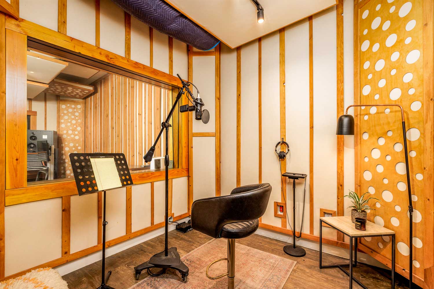 Gold-Diggers Studio 1