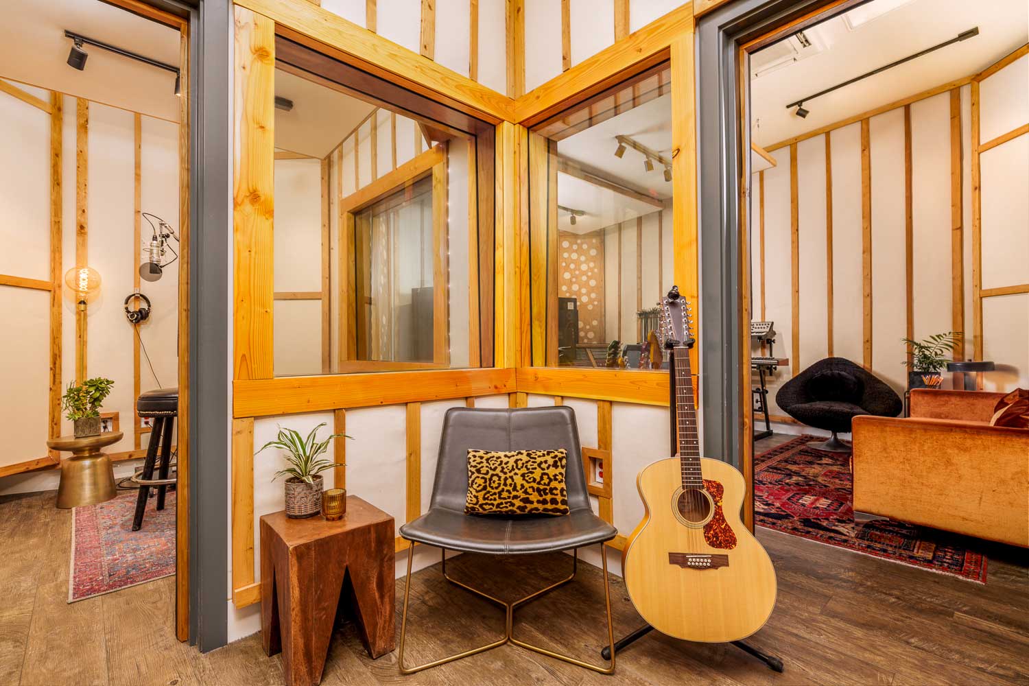 Gold-Diggers Studio 2