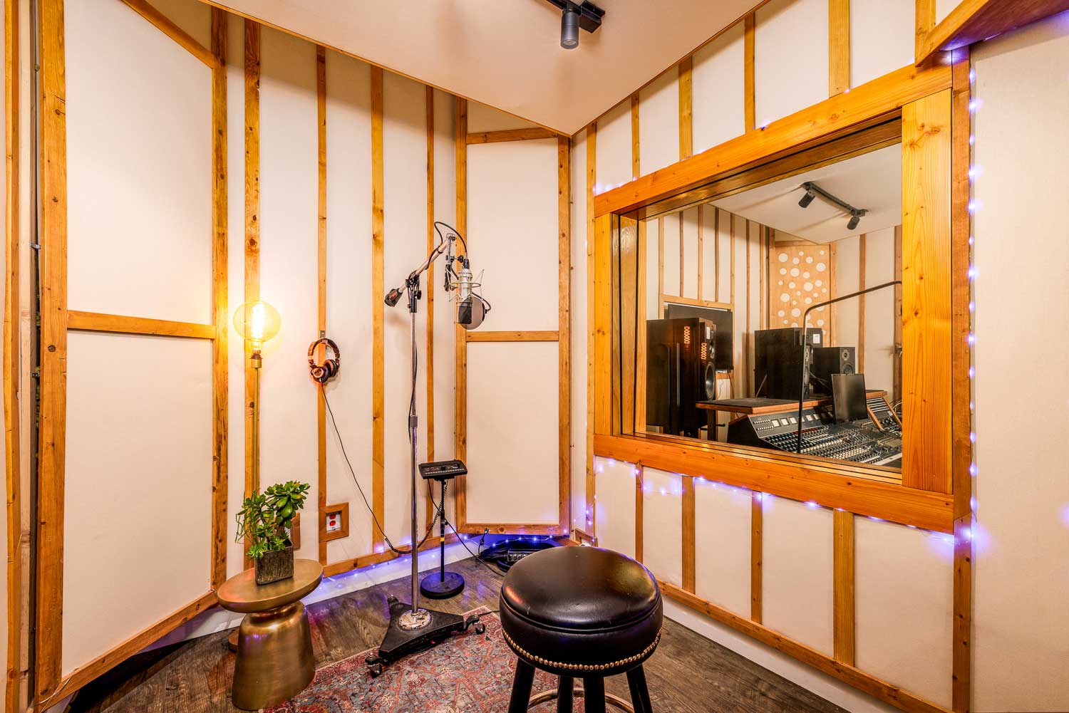 Gold-Diggers Studio 2