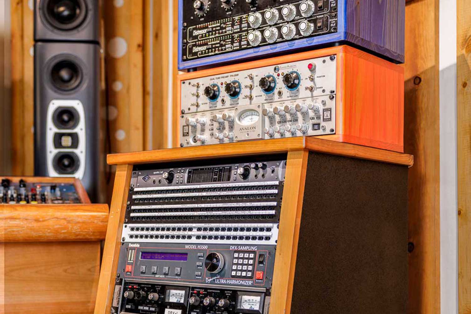 Gold-Diggers Studio 3