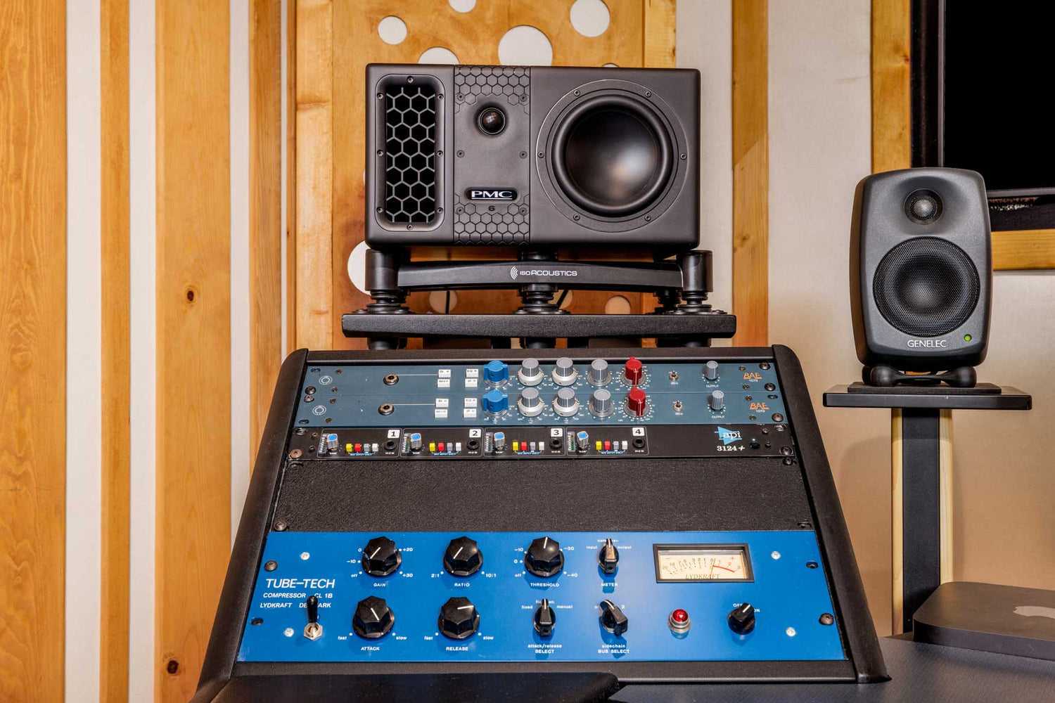 Gold-Diggers Studio 4