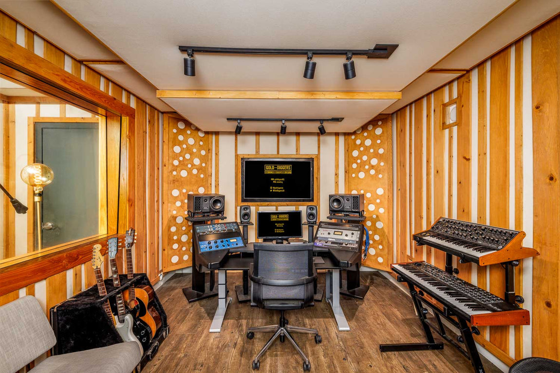Gold-Diggers Studio 5