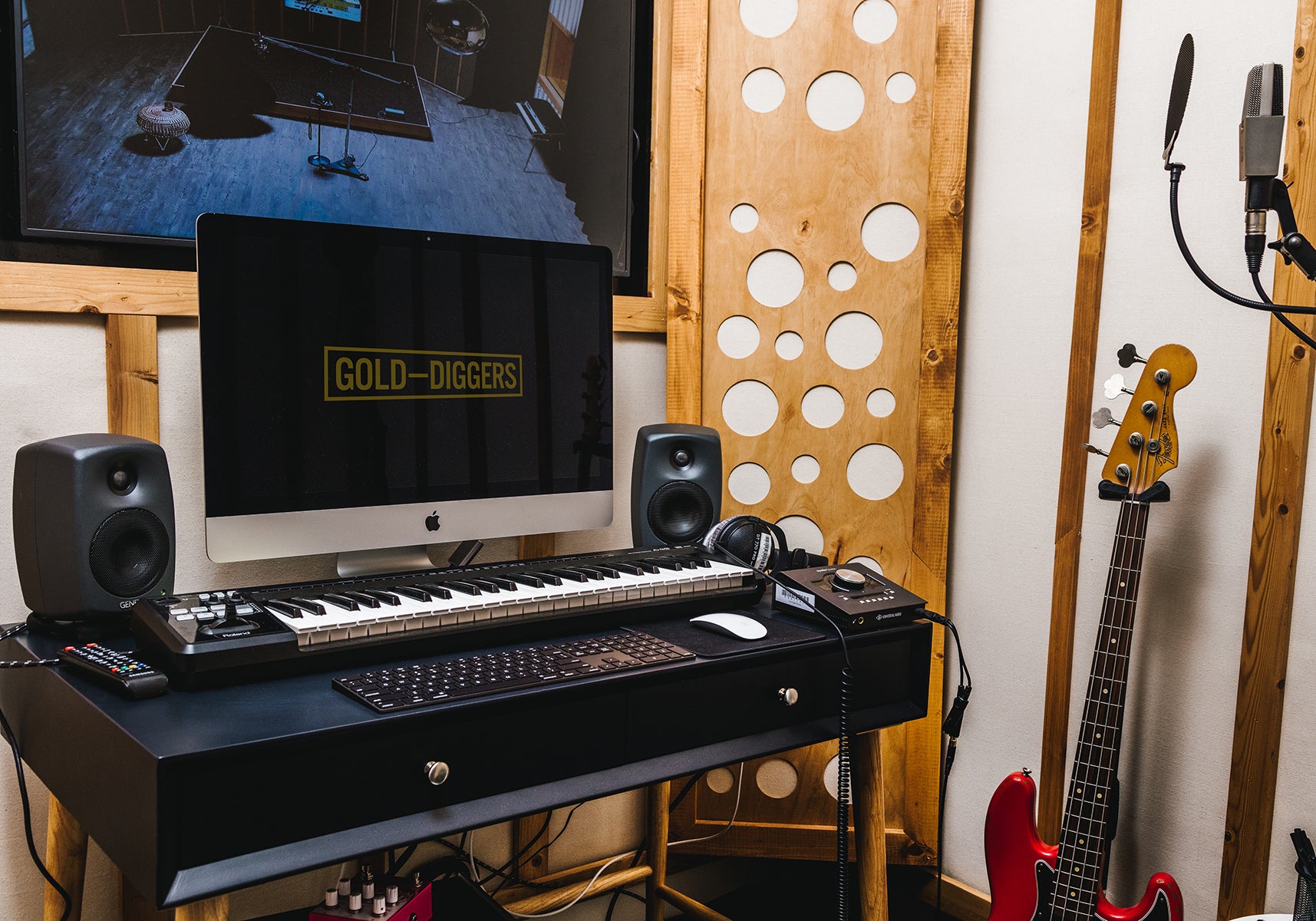 Gold-Diggers Studio 8