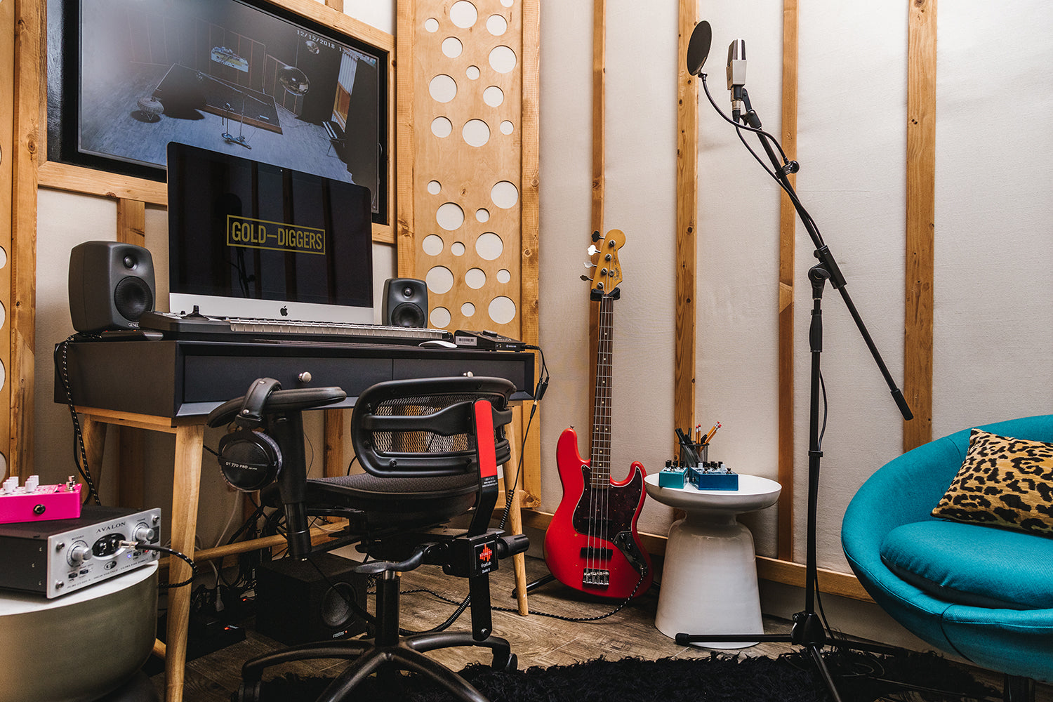 Gold-Diggers Studio 8
