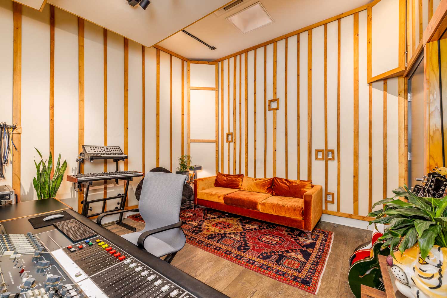 Gold-Diggers Studio 2