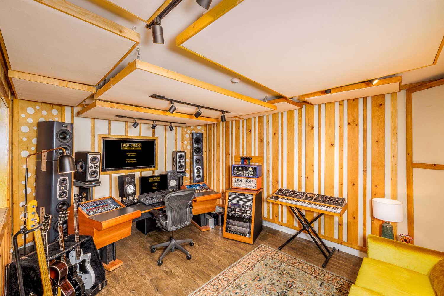 Studio 3 – Gold—Diggers
